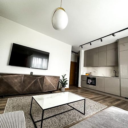 Apartament Vip Wola Warsaw Exterior photo