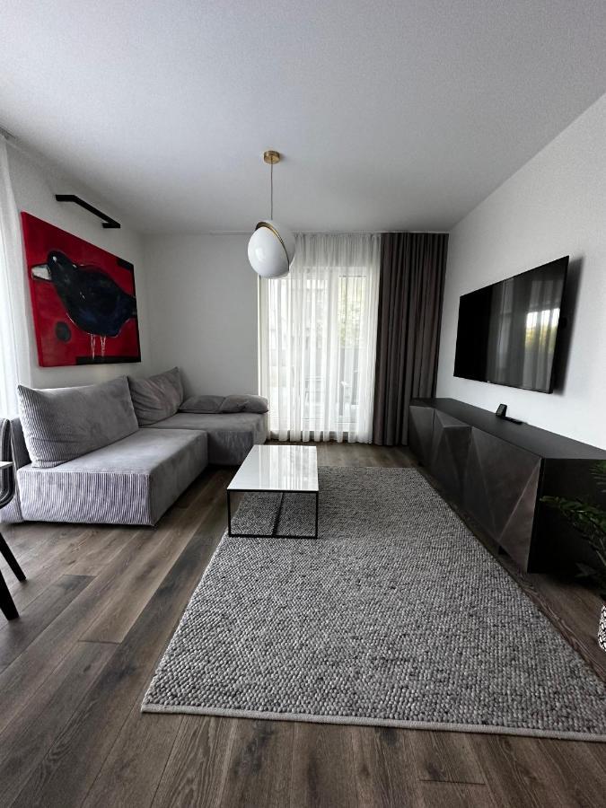 Apartament Vip Wola Warsaw Exterior photo