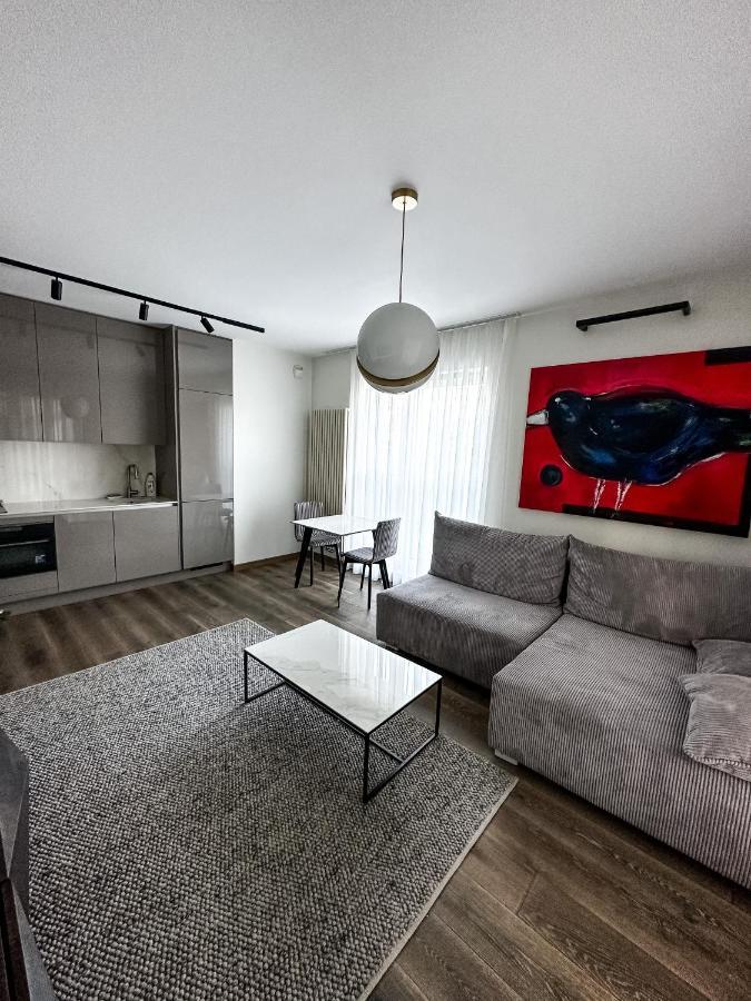 Apartament Vip Wola Warsaw Exterior photo